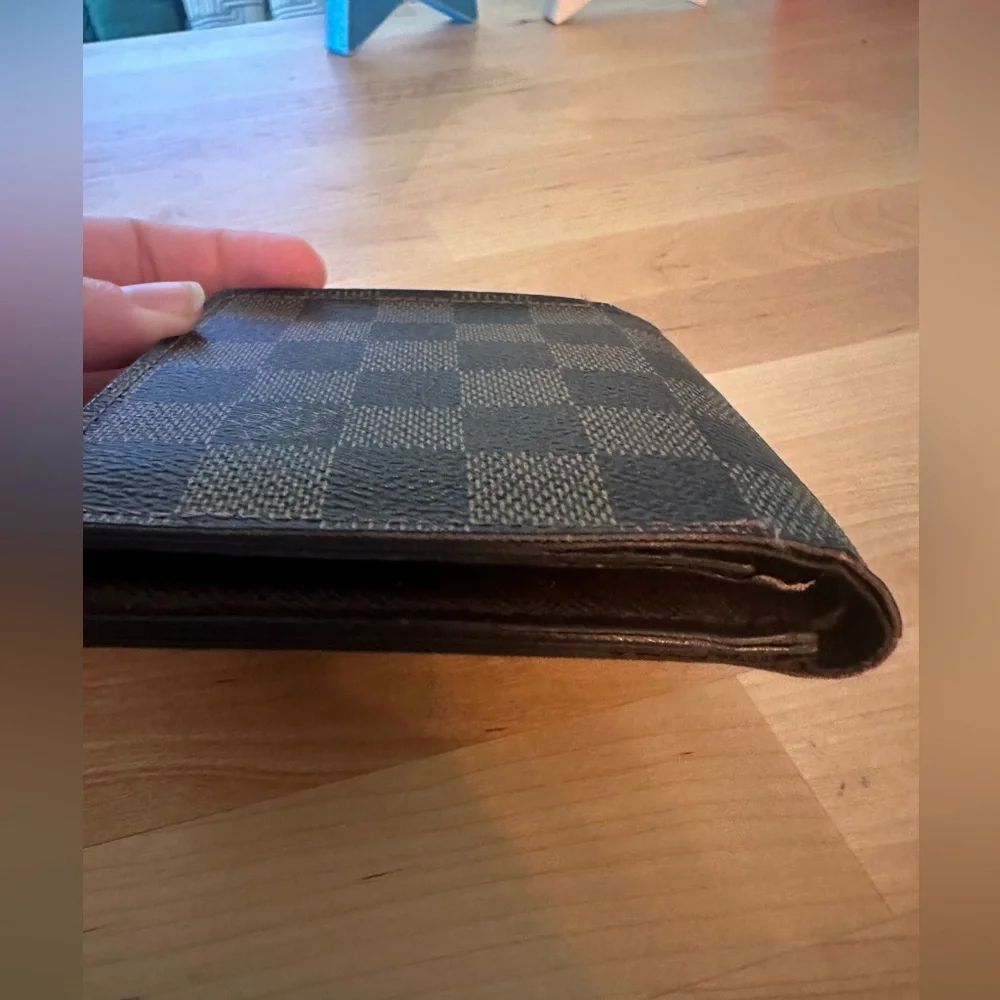 Men’s Louis Vuitton Damien Bifold Wallet